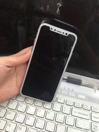 IPhone 8 with unusual design is displayed more closely in new 'real' photos